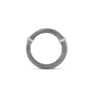 Ole Lynggaard Silver Collection Nature ring str. 54 - oxideret sølv - modelstørrelse 4