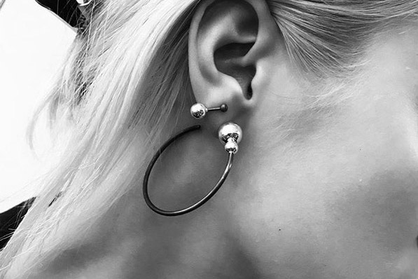 hvitfeldt smykker og ure, smykker, ure, lineogjo, øreringe, halskæder, ringe, armbånd, halskæde, ørering, ring, sølv, guld, råt, feminin