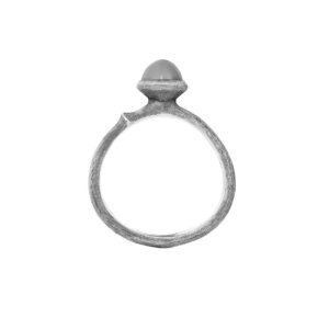 OLE LYNGGAARD CPH Silver Collection Lotus ring str. 55 – grå månesten – modelstørrelse 0